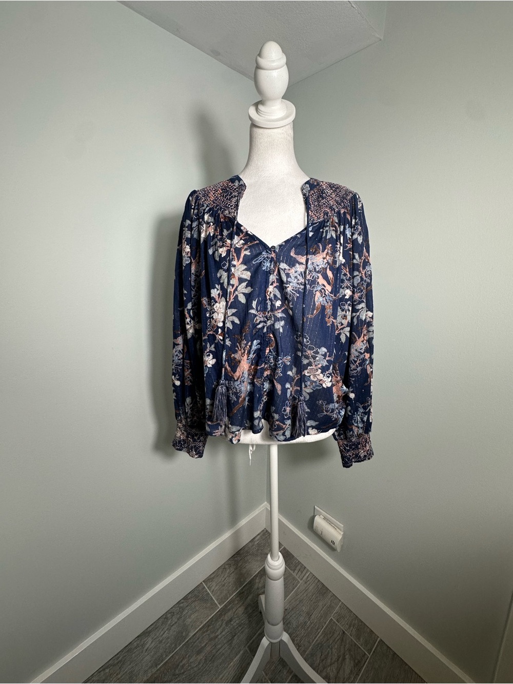 Anthropology Long Sleeve  Smocked  Jacquard Top Size Medium - Picture 5 of 17